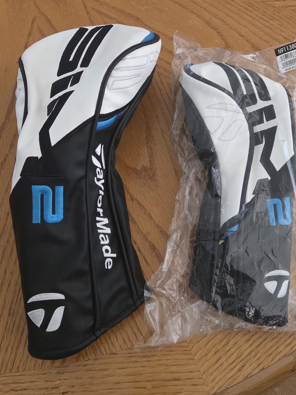 TaylorMade Men’s Black White and Blue Hybrid Headcovers (Pair)